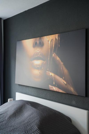 TOP 2 Zimmer Altbauwohnung in Kiel Mitte 24-7 Check In in Kiel